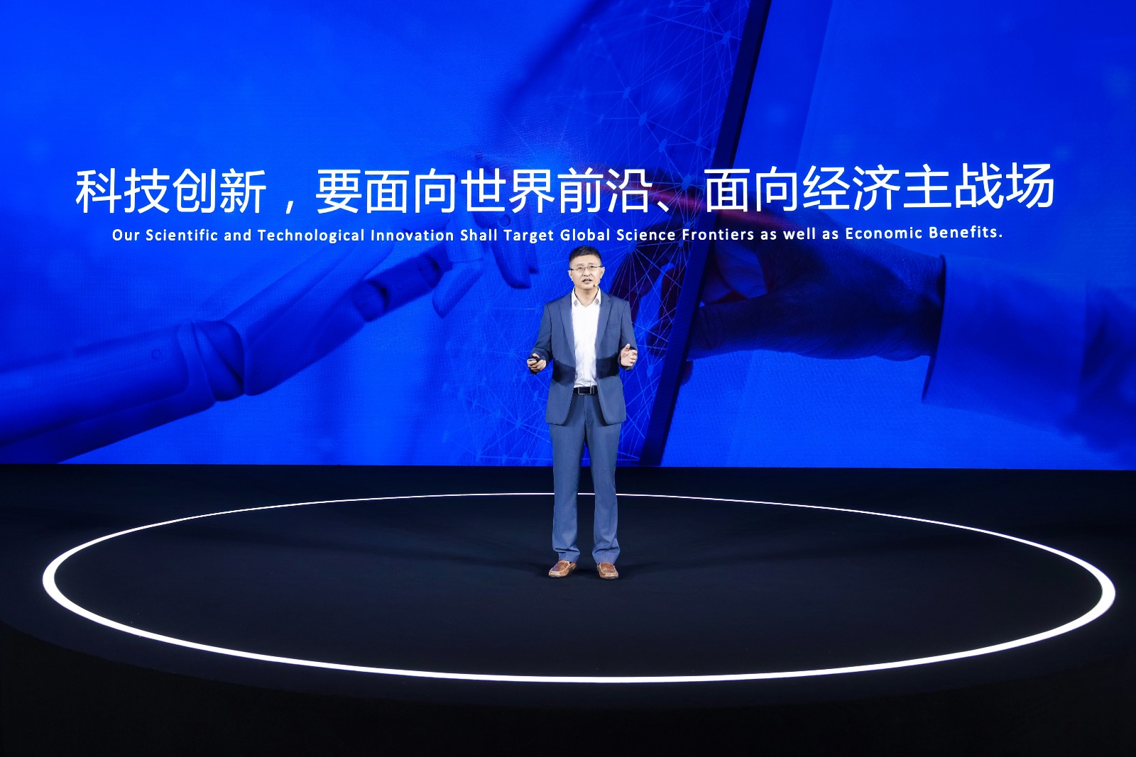 4-寧德時代首席科學(xué)家吳凱現(xiàn)場發(fā)言.jpg 4-寧德時代首席科學(xué)家吳凱現(xiàn)場發(fā)言.jpg